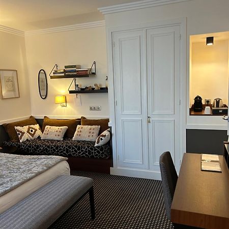 Hotel Jardin Le Pasteur Chalons en Champagne Exterior photo