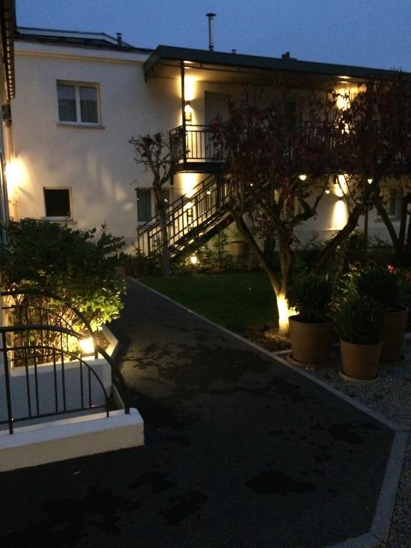 Hotel Jardin Le Pasteur Chalons en Champagne Exterior photo