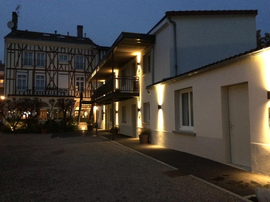Hotel Jardin Le Pasteur Chalons en Champagne Exterior photo