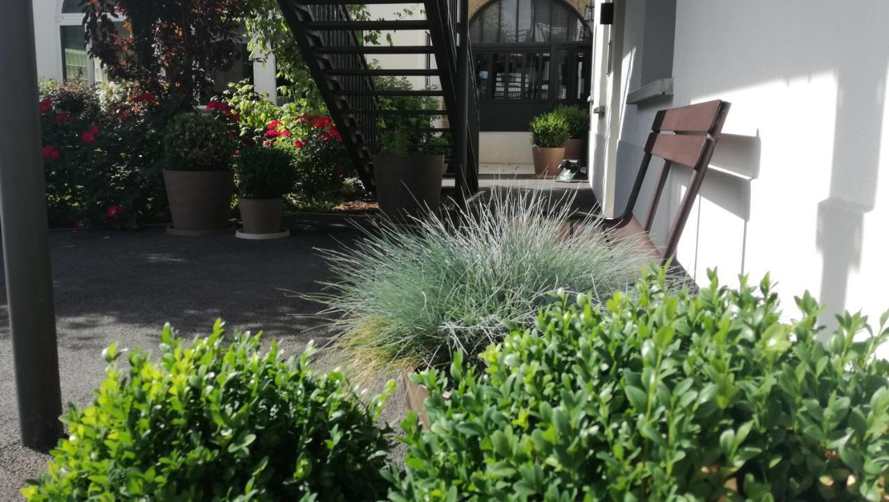 Hotel Jardin Le Pasteur Chalons en Champagne Exterior photo