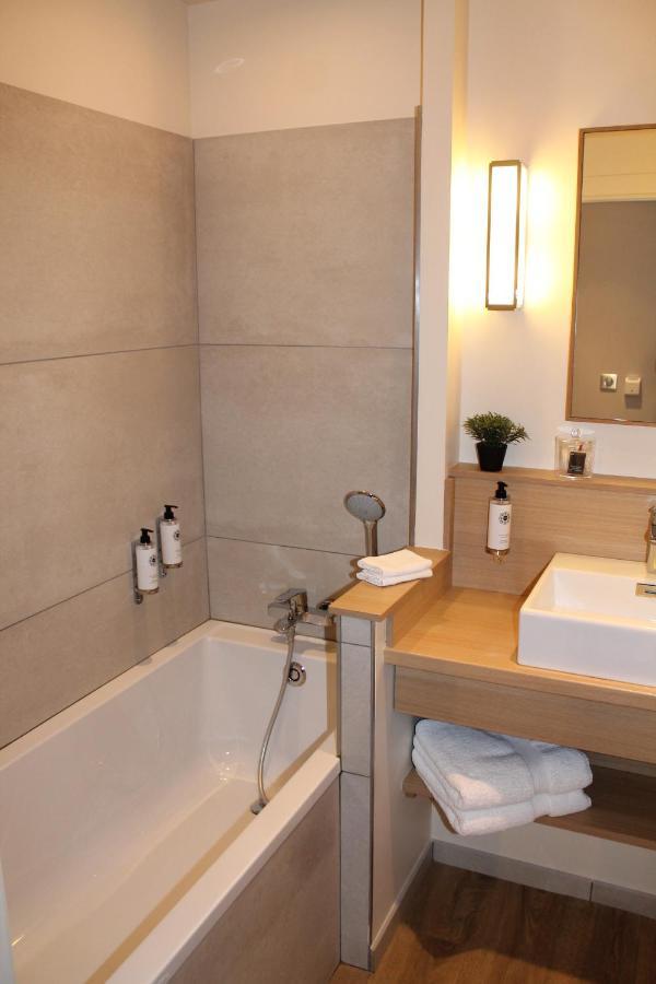 Hotel Jardin Le Pasteur Chalons en Champagne Exterior photo