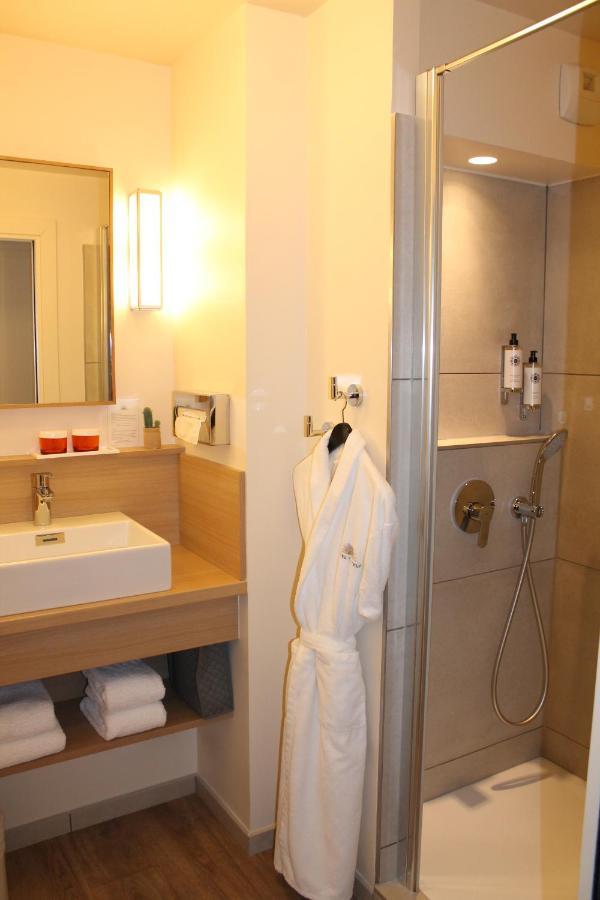 Hotel Jardin Le Pasteur Chalons en Champagne Exterior photo
