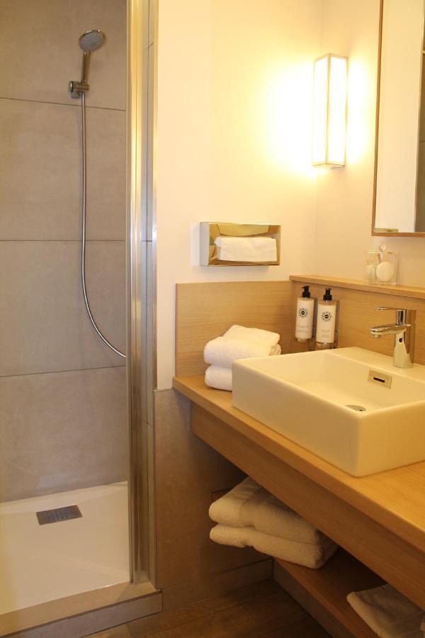 Hotel Jardin Le Pasteur Chalons en Champagne Exterior photo